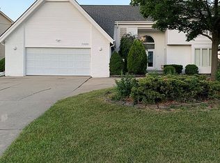 7025 Timberview Trl, West Bloomfield, MI