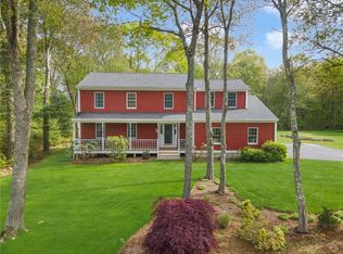 80 Candy Apple Ln, Saunderstown, RI 02874
