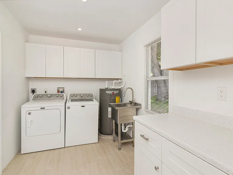 304 Wellesley Dr — Photo 18