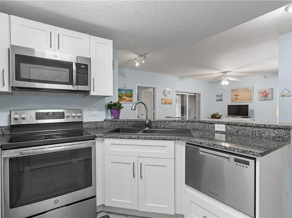 5095 Fairways Cir APT I102, Vero Beach, FL 32967