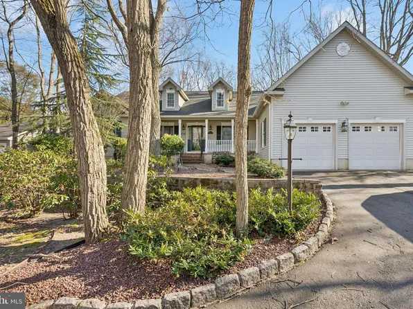 216 Whitehall Ct, Voorhees, NJ 08043