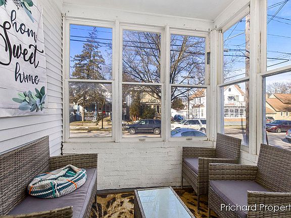 3rd image of 852 11th St NW