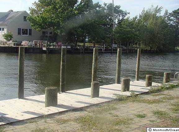 3rd image of 16 Bay Point Dr