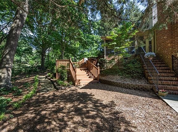 4th image of 3711 Larkston Dr