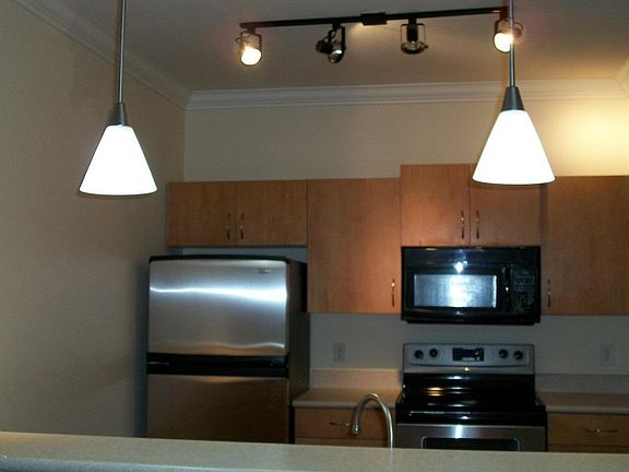 3rd image of 8290 Gate Pkwy W Unit 413