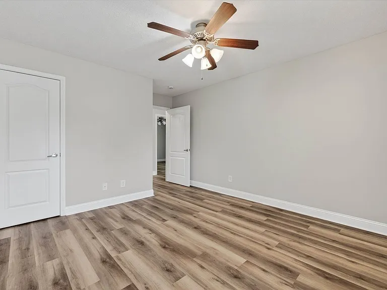 Rossview Rd - 333 — Photo 16