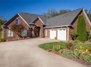4210 Plantation Dr, Morganton, NC 28655