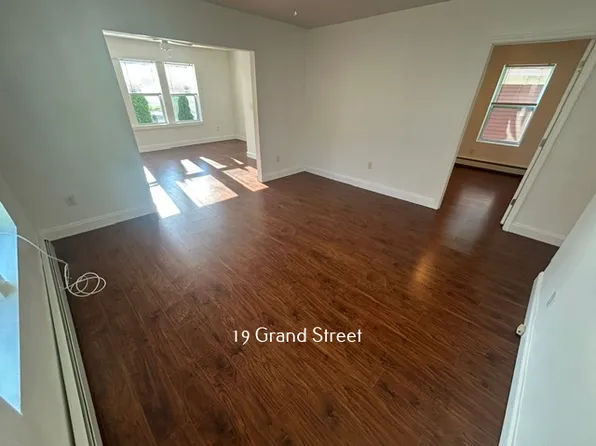19 Grand St #1, Marlboro, NY 12542