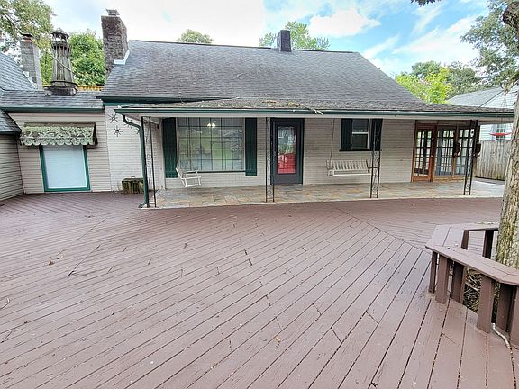 3rd image of 834 Freemason St