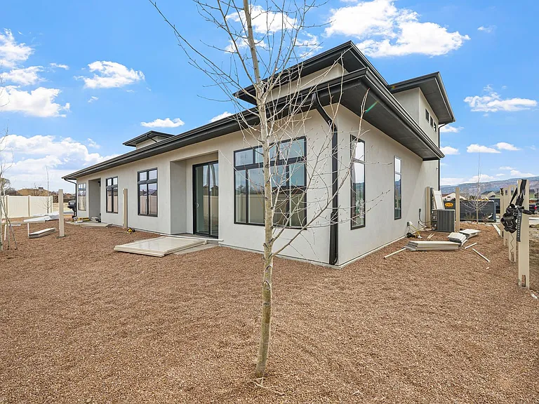 1109 Mee Canyon Cir — Photo 35