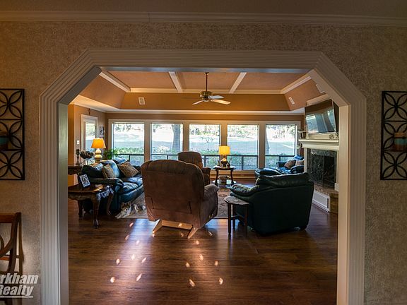 5th image of 149 Brookhollow Dr