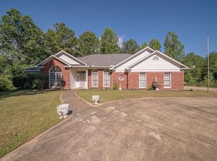 165 Rock Falls Ln, Box Springs, GA 31801