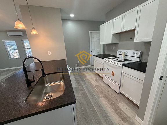 3rd image of 3221 E 38th St