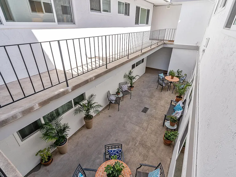 5270 College Ave #8 — Photo 20