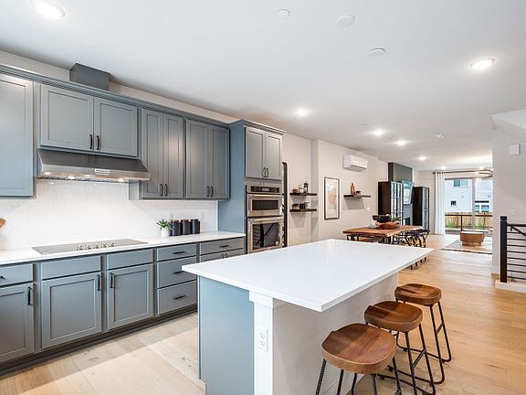 Gourmet kitchen