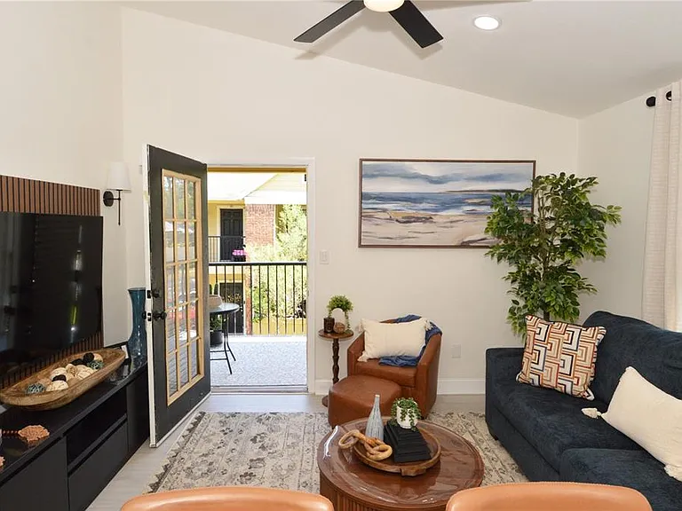 8714 Mallard Reserve Dr #201 — Photo 20
