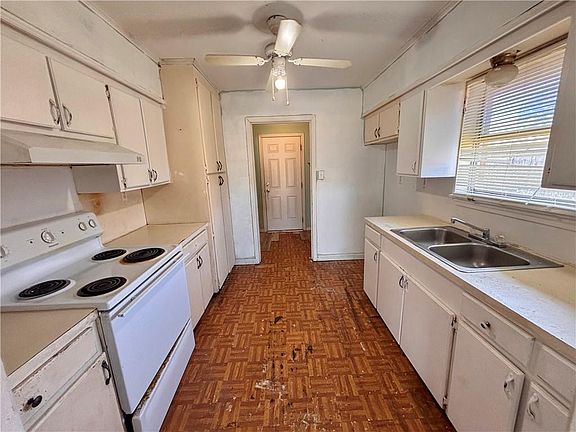 5th image of 3708 Baker Dr