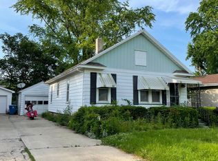 121 11th St, Peru, IL 61354
