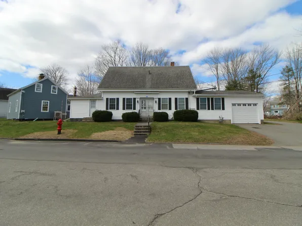 136 School Street, Bucksport, ME 04416