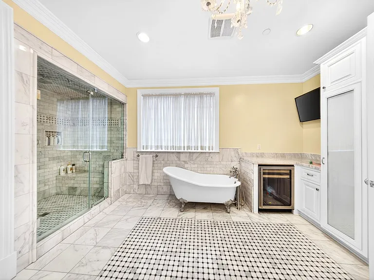 4533 Farmdale Ave — Photo 51