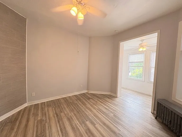 5809 Hobart St #2 — Photo 11
