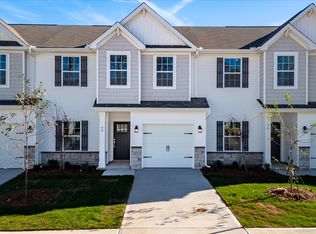 40 Fernhill Ln, Fountain Inn, SC 29644