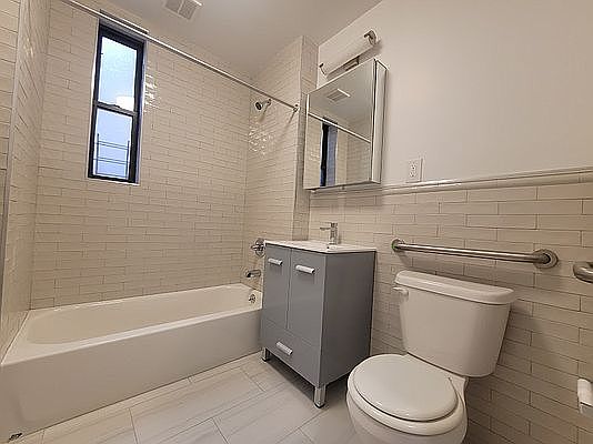 4th image of 135 Ocean Ave #4M