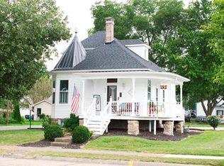 523 S Main St, Red Bud, IL 62278