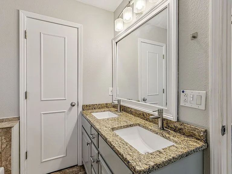2101 Harbor Dr — Photo 23