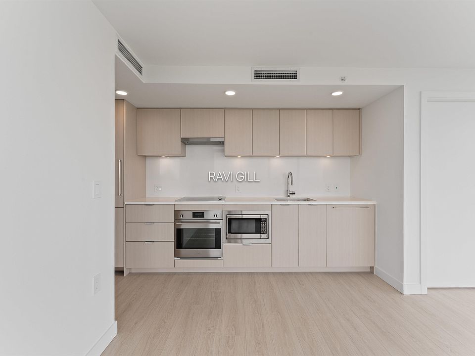 1st image of 13675 107a Ave #3402