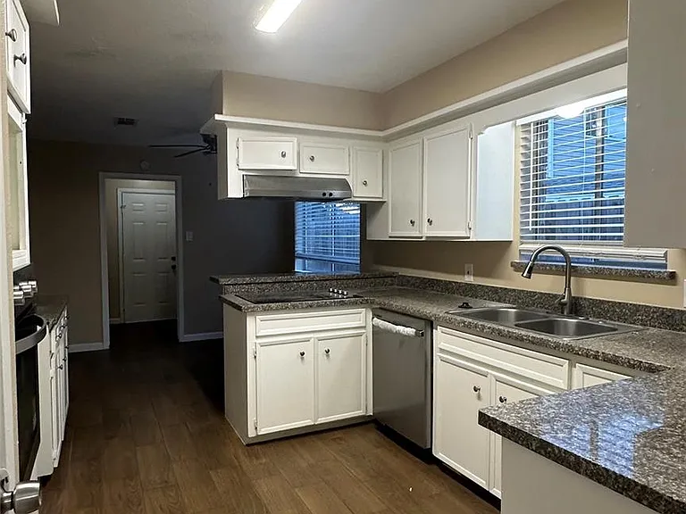 11503 Briar Forest Dr — Photo 9