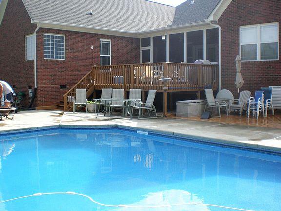 3rd image of 9902 Arlington Oaks Dr