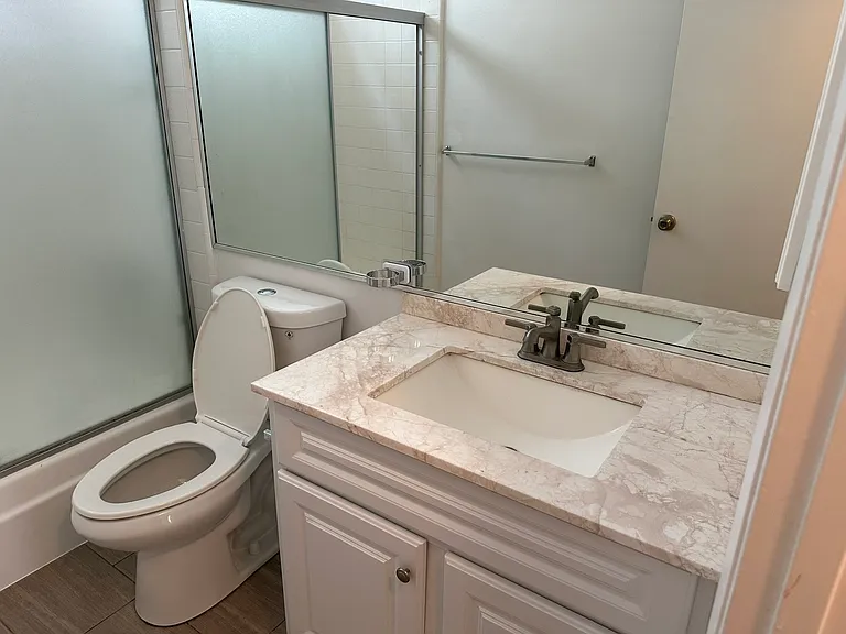 1234 S Saltair Ave #4 — Photo 9