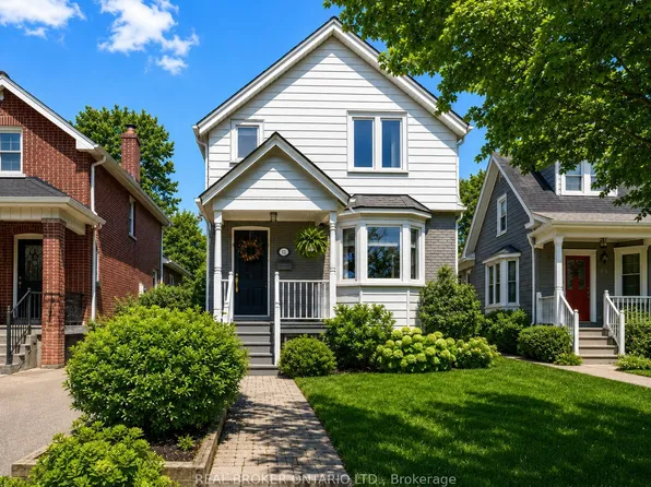 23 2nd St, Toronto, ON M8V 2X1