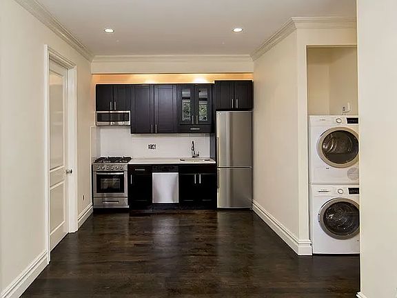 4th image of 352 E 13th St APT 1A