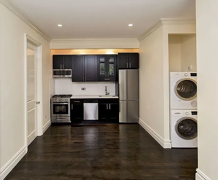 352 E 13th St #1 — Photo 3
