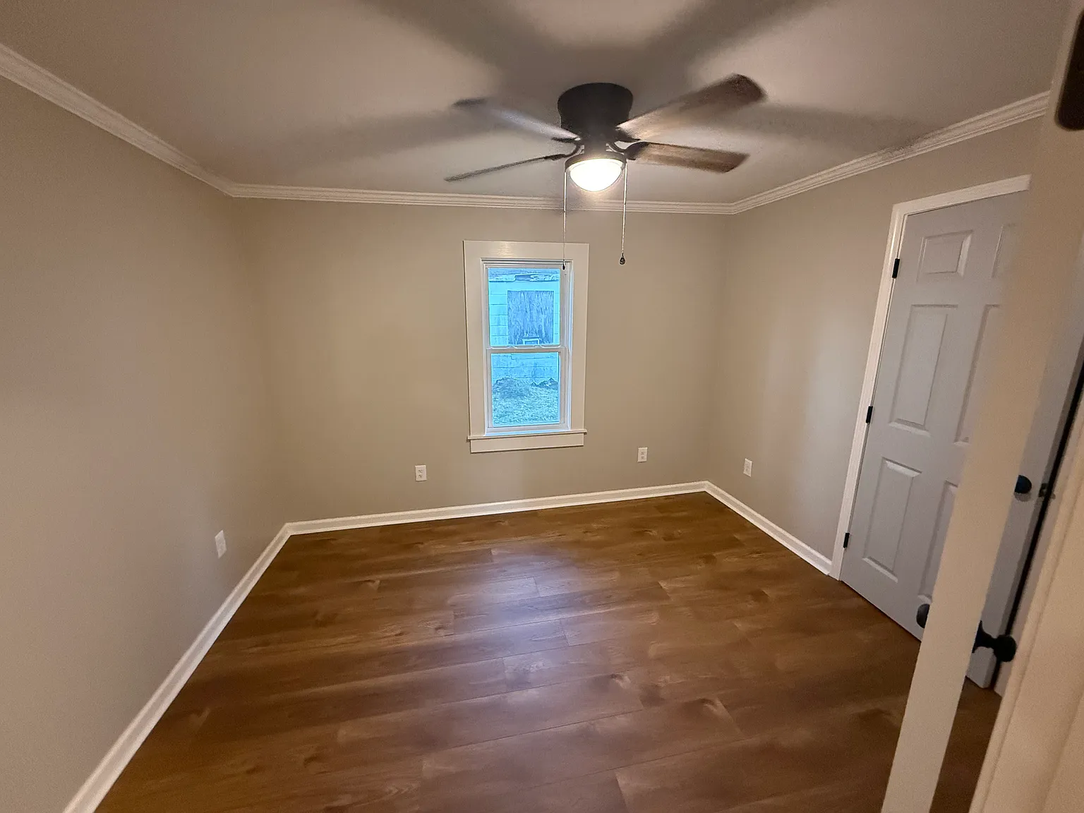 3 bed, 963 sqft, $1,400 — Photo 2