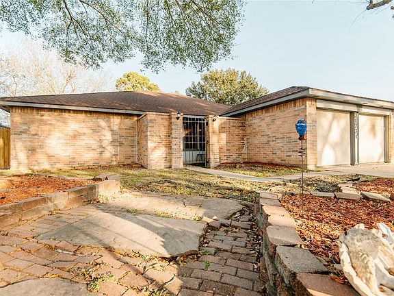 2nd image of 21734 Nickerton Ln