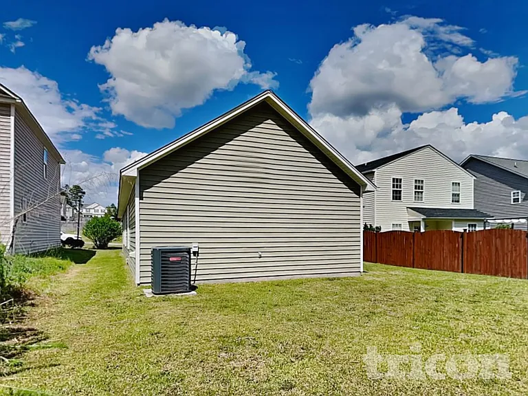 226 Blazer Dr — Photo 14