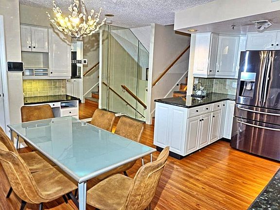 3rd image of 2051 VISTA DEL SOL CIRCLE #201