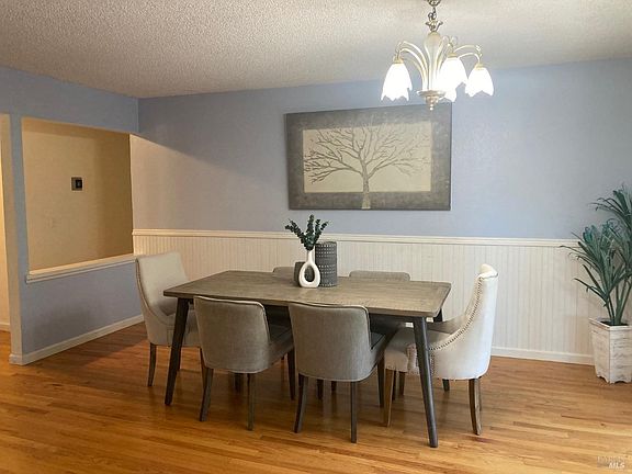 4th image of 2419 Janis Way