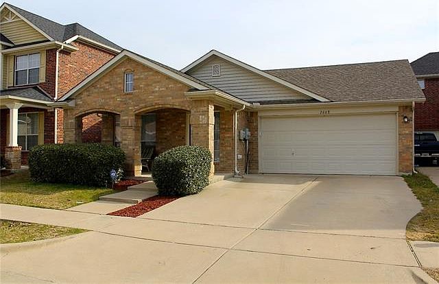 1st image of 2668 Blackstone Dr