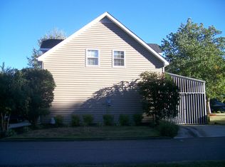 309B Sandy Shores Dr, Townville, SC 29689