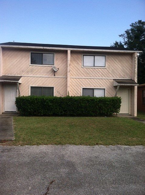 1st image of 3205 SW 25th Dr #B