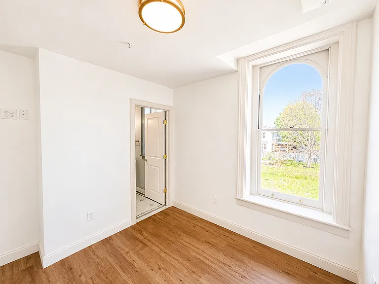319 Connecticut St #4 — Photo 5