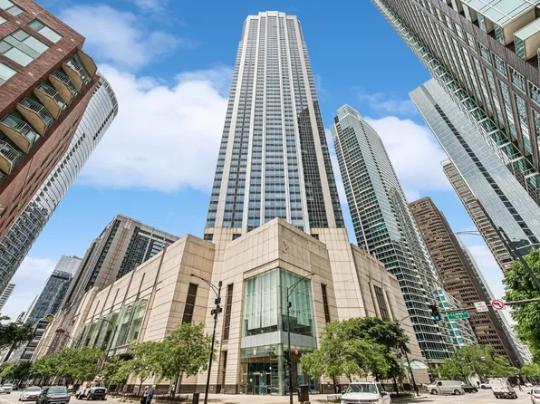 512 N McClurg Ct APT 3806, Chicago, IL 60611