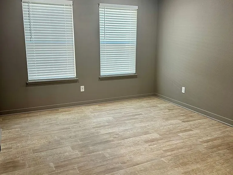 Newly Built 2 Bedroom, 2 Bathroom Townhome — Photo 6