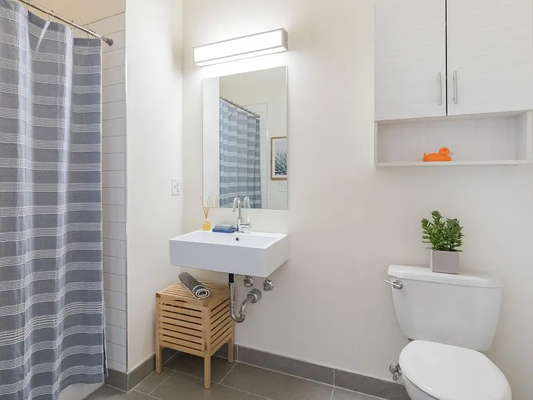 Charles & Co Bathroom