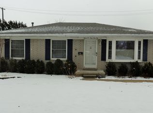 30912 Manhattan St, Saint Clair Shores, MI 48082