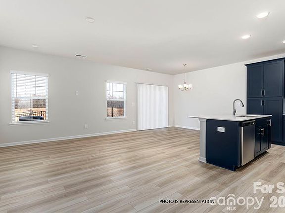 4th image of 5274 Lashawn Ln #3104